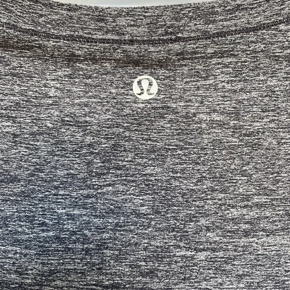 Lululemon Rulu Rehearsal Heathered Gray Black Swan Top - Picture 4 of 4